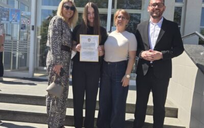 Učenica generacije Nela na prijemu kod gradonačelnika